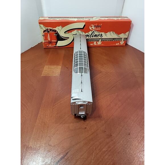 Globe Models Streamliner Coach Santa Fe Ho Scale Decorated Kit Assembled - Picture 5 of 6